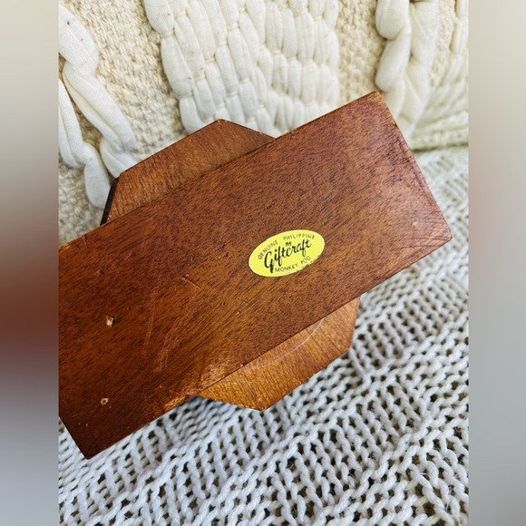 VINTAGE MONKEY POD WOOD COASTERS - Picture 6 of 6